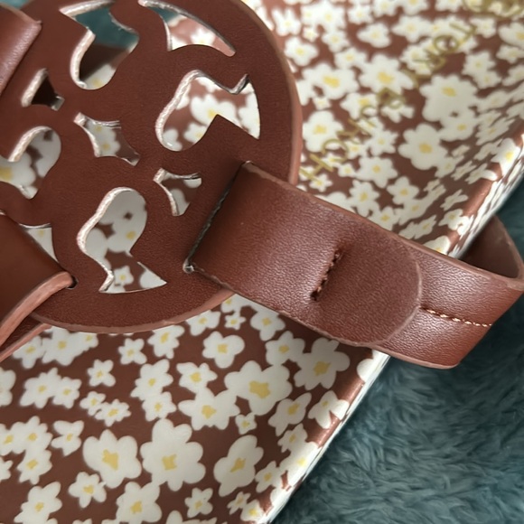 TORY BURCH FLIP FLOPS/Sandals. REDUCED!! - Picture 6 of 6